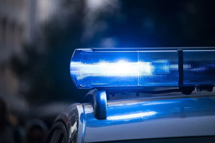 Policjanci z toruńskiego Śródmieścia uratowali 17-latka przed skokiem z mostu