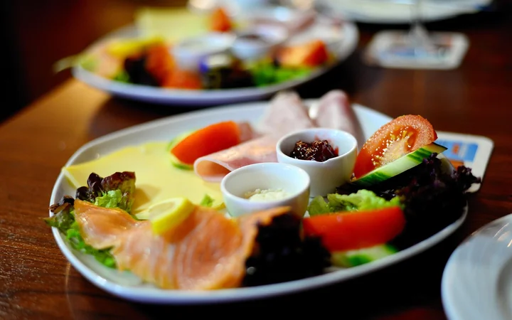 Toruń na talerzu – jak zmieniają się nawyki żywieniowe mieszkańców?