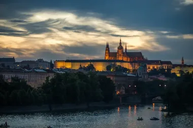 Gdzie szukać pracy w Toruniu? Sprawdzone sposoby na efektywne poszukiwanie zatrudnienia