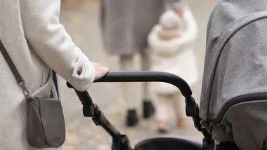 Toruńskie mamy wyszły na starówkę. Drugi Marsz Mocy Mam połączył spacer i wsparcie