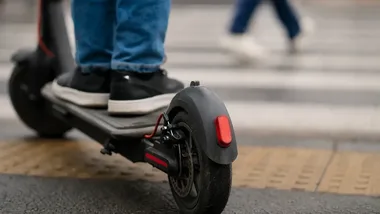 Ponad promil na hulajnodze w Toruniu. 37-latek dostał 2500 zł mandatu