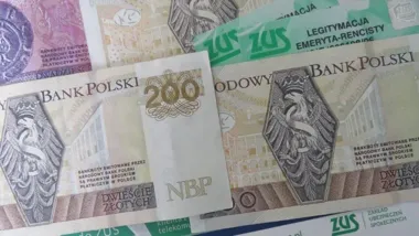 Obraz do artykułu: Czternastki ruszyły do kolejnych seniorów. ZUS podał kwoty i terminy