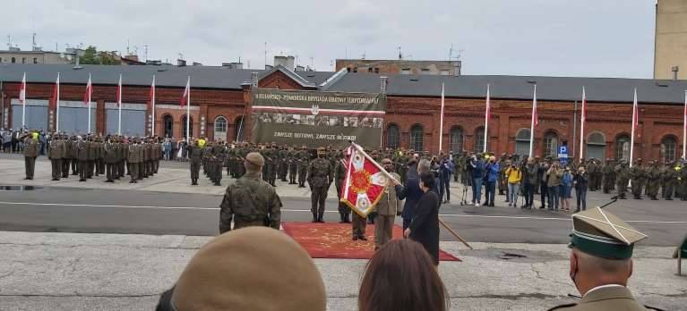 UM Toruń: Sztandar dla WOT