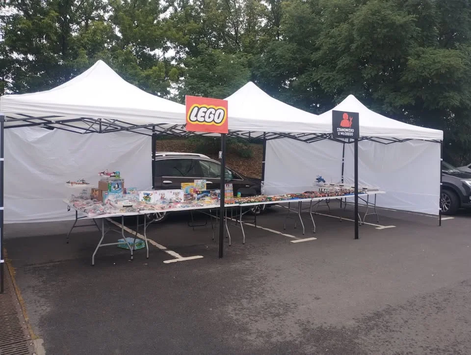 Grafika promocyjna wydarzenia Kiermasz LEGO Pchli Targ Toruń Kometa w Toruniu