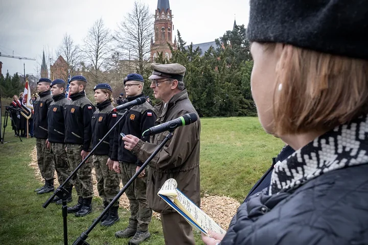 Przy Dębach Katyńskich wróci pamięć o zbrodni, którą próbowano wymazać