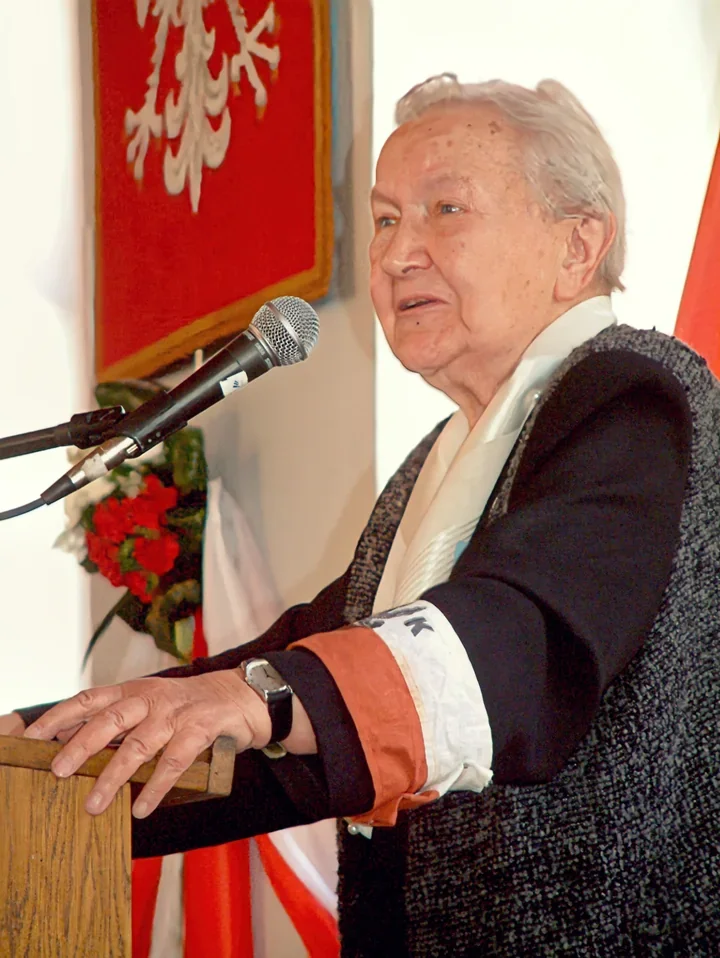Z ruin Warszawy wyszła z rozkazem. Toruń zachowuje pamięć o Elżbiecie Zawackiej