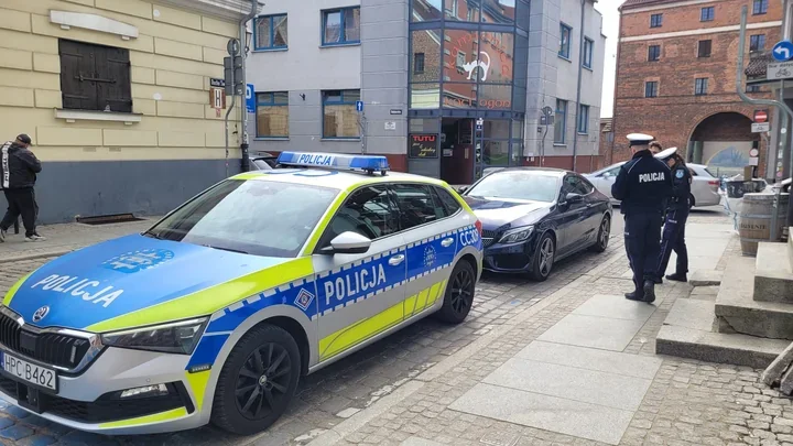 Na starówce ruszyły kontrole, które mają skończyć z parkowaniem byle gdzie