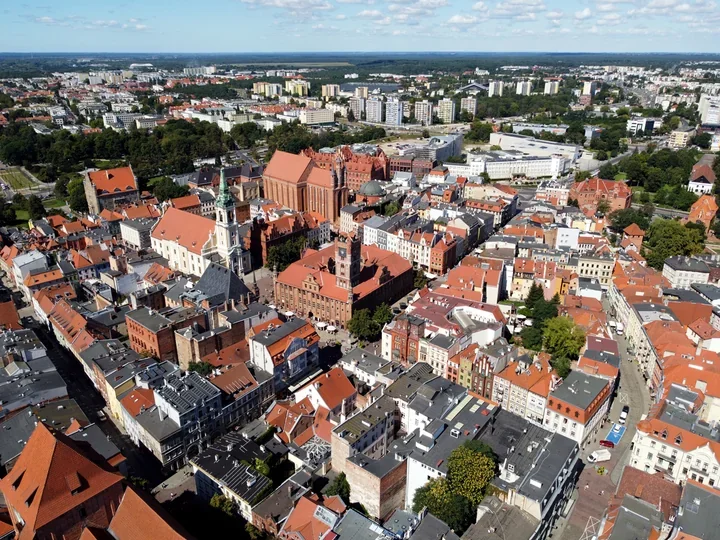 Toruń otwiera szkoły dla dorosłych i stawia na kompetencje do pracy