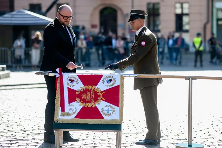 Nowy sztandar dla toruńskich artylerzystów. Symbol zmiany i służby