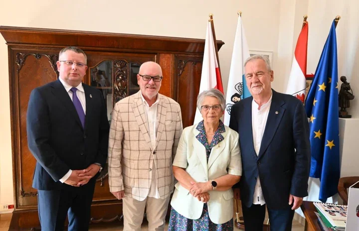Honorowi obywatele Torunia rozmawiali o pamięci miasta