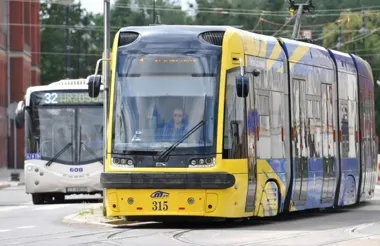 Objazdy na liniach tramwajowych 1, 2 i 4 w Toruniu – kursuje też ZT2