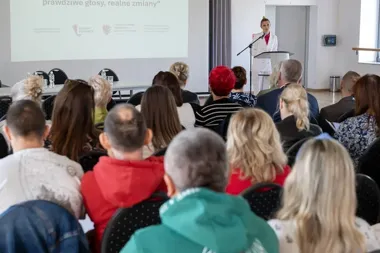 W Toruniu rozmawiają o psychiatrii. Pacjenci pokazują, jak pomagać skuteczniej