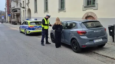 Zamiast chaosu porządek na starówce – **67 interwencji** i blokady kół