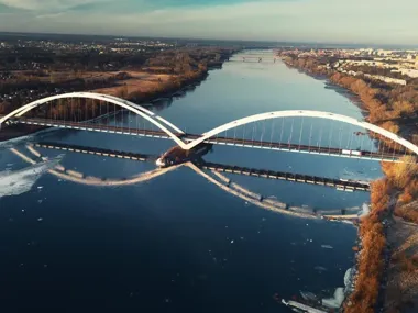 Toruń odsuwa tunel na bok i coraz wyraźniej wybiera most zachodni