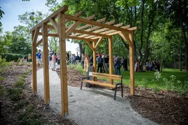 Na Chełmionce otwarto Skwer Polski. To park pamięci i spokojnych spacerów