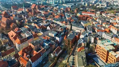 Właściciele garaży zapłacą więcej. Nowe podatki w Toruniu od 2027 roku