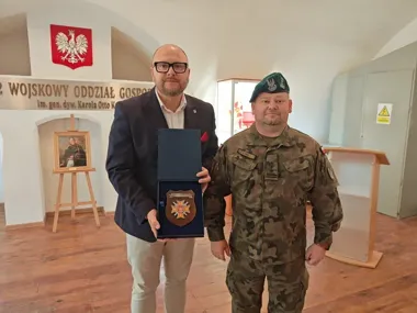Bezpieczeństwo mieszkańców tematem spotkania z komendantem 12. WOG