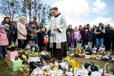 Święconka na dwóch kołach znów połączyła tradycję z bezpieczeństwem