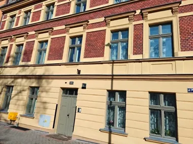 Toruń przyspiesza wymianę ogrzewania i renowację kamienic – remonty, ciepłociąg i unijne wsparcie