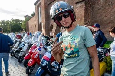 Około 80 Vesp przejechało przez Toruń. Finał parady odbył się na bulwarach