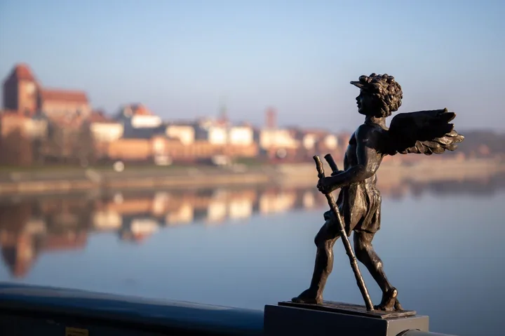 Anioł Neucjusz wróci do pracowni po nocnym wandalizmie na moście