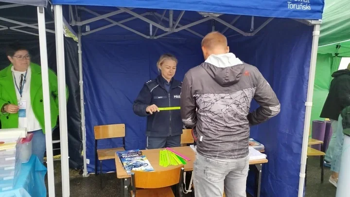 Sportowa impreza w Osówce miała drugą stronę - rozmowy z policjantkami
