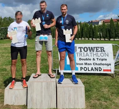 Toruński policjant drugi w ekstremalnym triathlonie. Walczył dzień i noc