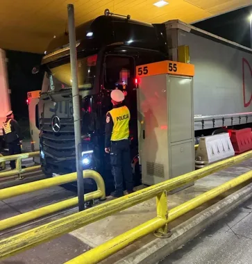 Trzy godziny kontroli na autostradzie. Dziewięciu kierowców po alkoholu