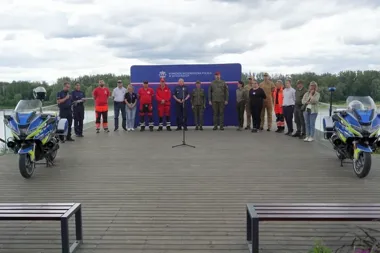 Nowy radiowóz i ratowniczy pokaz przyciągnęły tłumy na bulwary w Toruniu