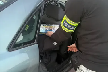 Nielegalne zapasy tytoniu u 76-latka - ponad 90 kg krajanki i 160 paczek