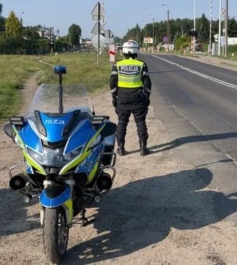 Toruńscy policjanci kontrolowali przejazdy. Chwila błędu może kosztować życie
