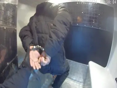 Recydywista zatrzymany w garażu - silnik łodzi znaleziony pod samochodem