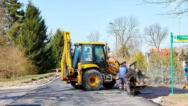 Powiat toruński rozbudowuje drogi i domyka ważną trasę rowerową