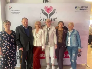 Jedna aplikacja dla seniorów. Poznali ją członkowie rady z powiatu toruńskiego