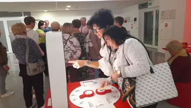 Dwie gminy, jeden dzień z nauką. Seniorzy odwiedzili Młyn Wiedzy
