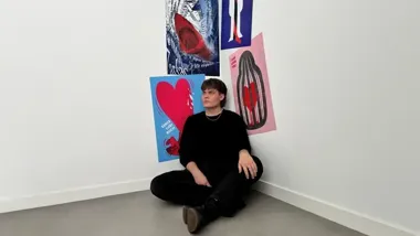 Plakaty Macieja Płatka zamienią WOAK w galerię emocji i ironii